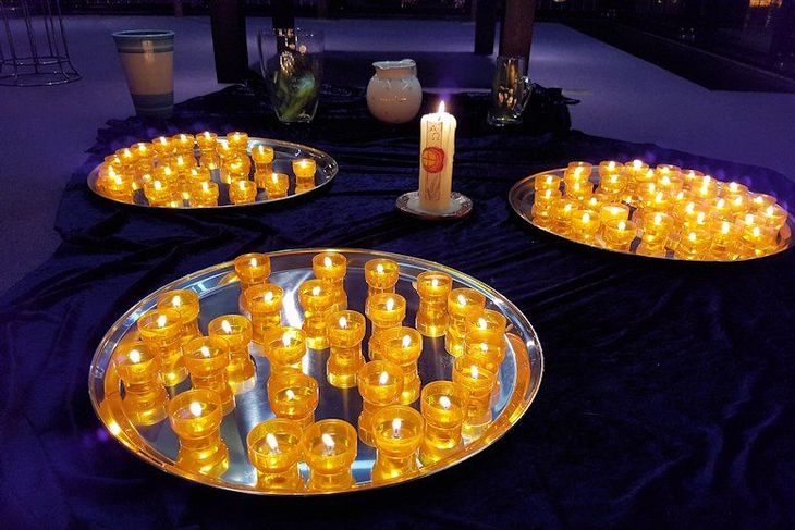 Lichterfeier für verstorbene Kinder im Ronald McDonald Haus Aachen