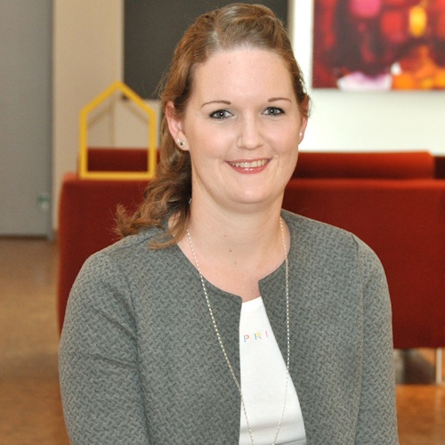 Julia Matzen, Assistentin